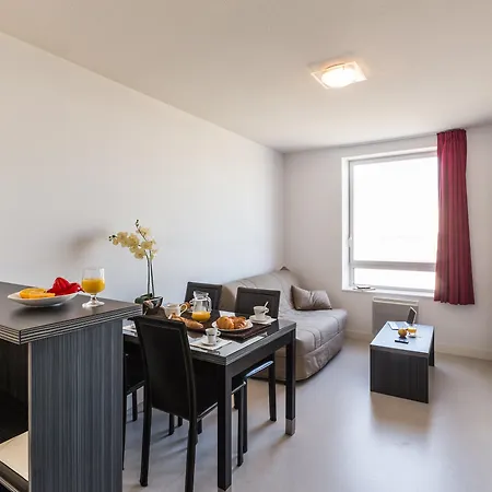 Zenitude Hotel-residences Fluvia מלון דירות 3*